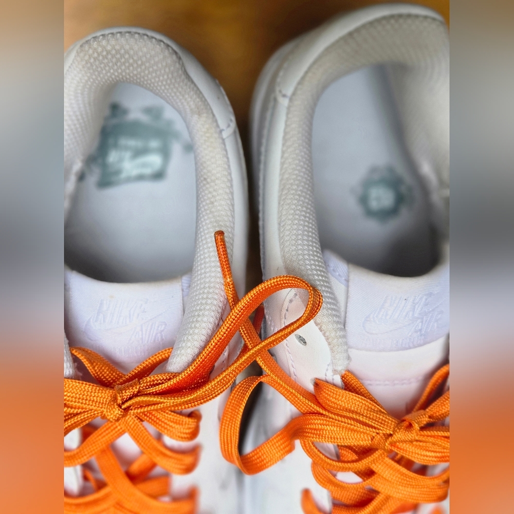Nike Air youth White and Orange Sneakers. Y5.5 - Picture 8 of 15